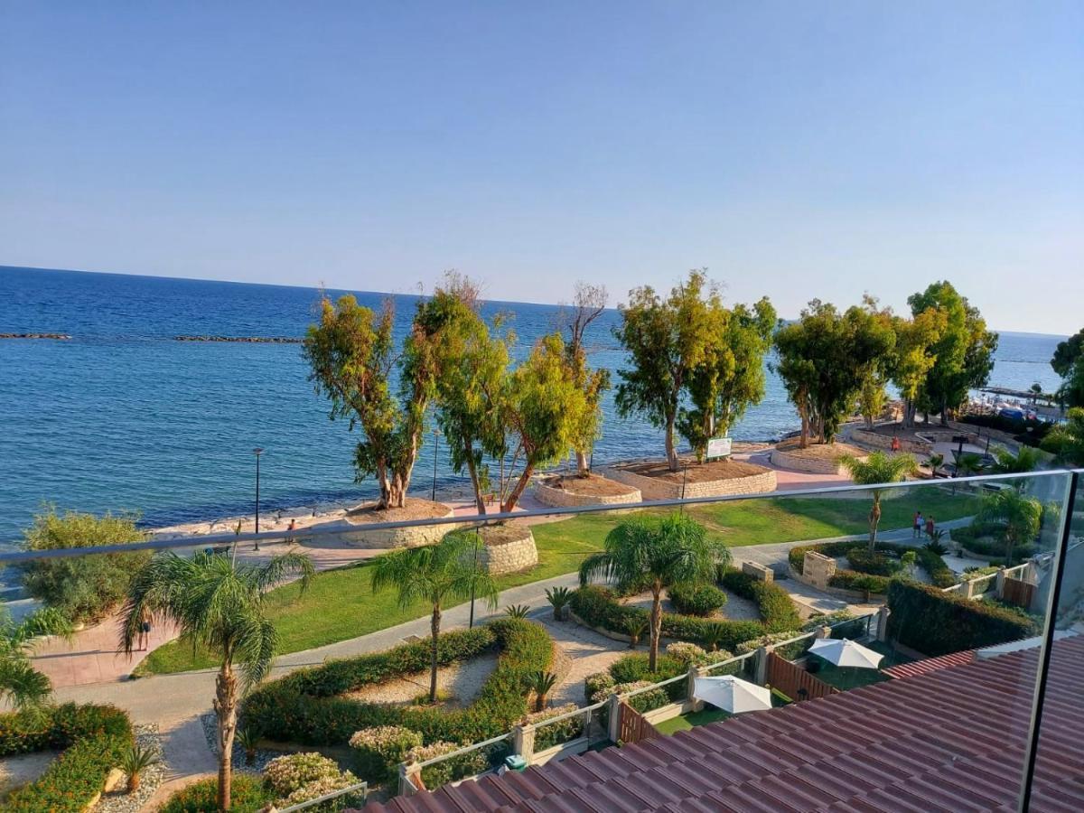 Galatex Beachfront 1St Line Sea View Suites - Best Location Peaceful Green Place Limassol Exterior photo