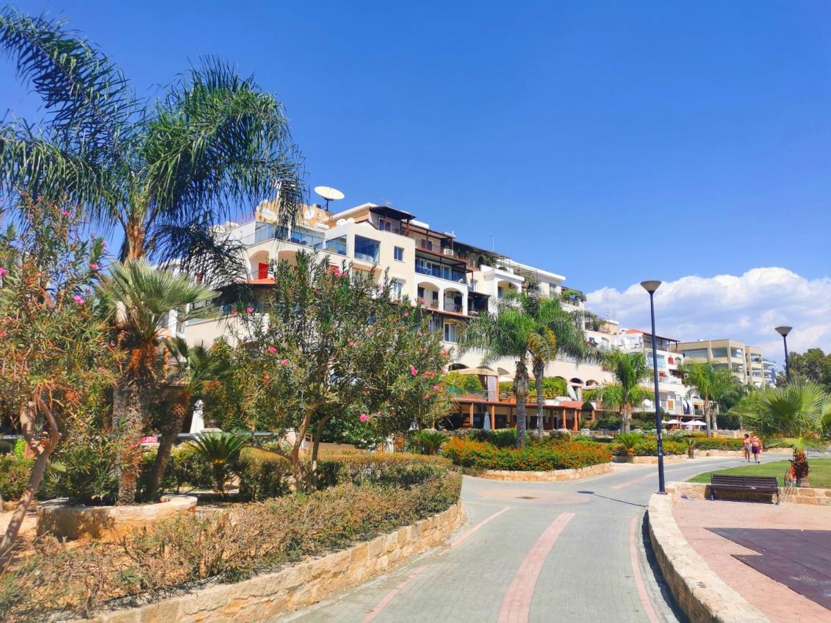 Galatex Beachfront 1St Line Sea View Suites - Best Location Peaceful Green Place Limassol Exterior photo