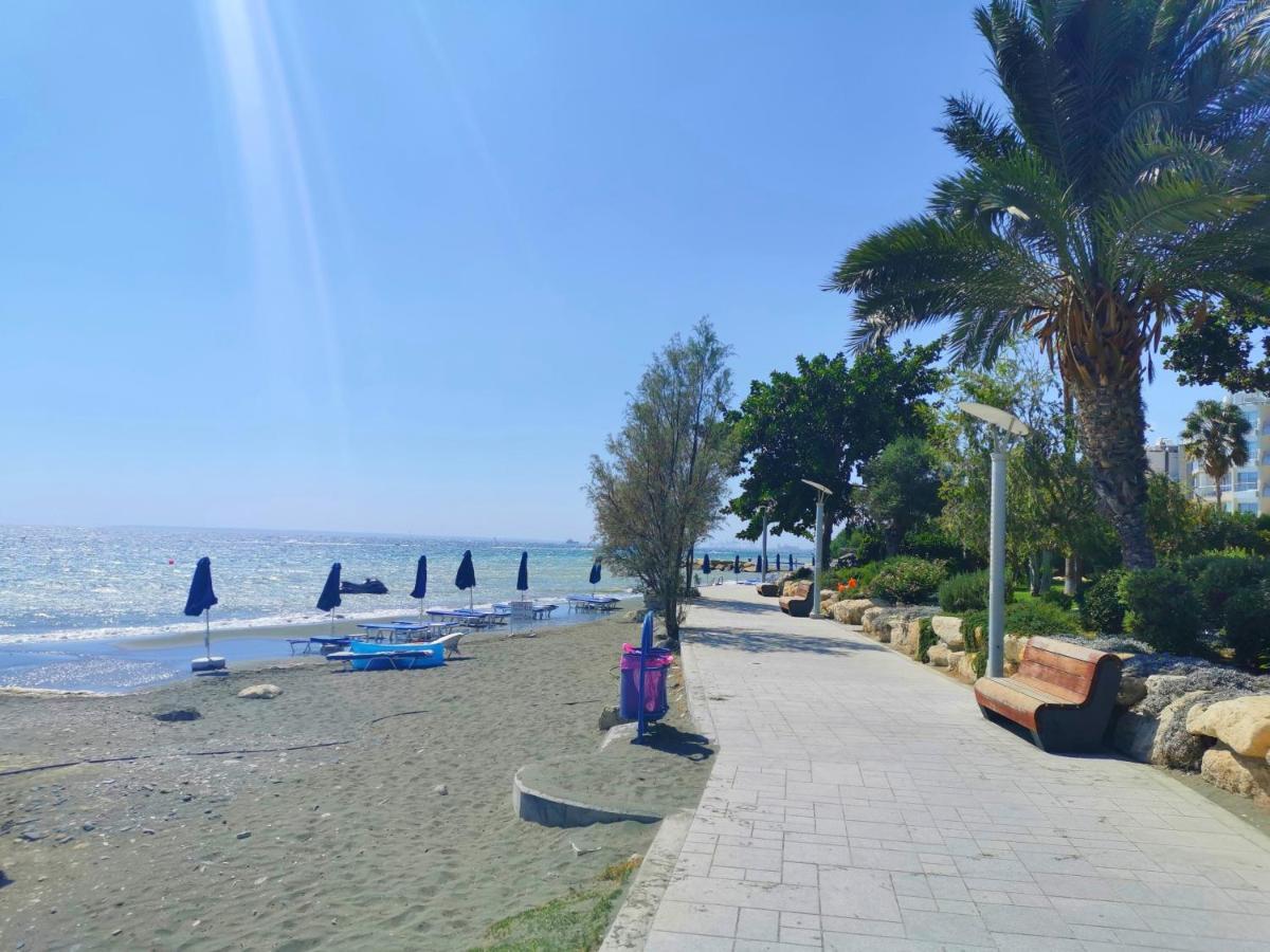 Galatex Beachfront 1St Line Sea View Suites - Best Location Peaceful Green Place Limassol Exterior photo